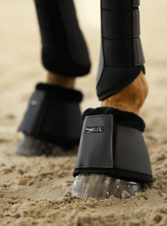 Кобури шкіряні з хутром від Equestrian Stockholm Кобури шкіряні з хутром від Equestrian Stockholm