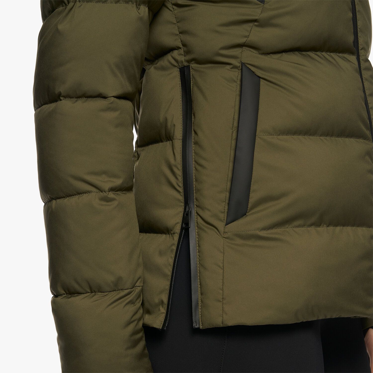 Куртка зимова для жінок Matte Jersey Puffer від Cavalleria Toscana Куртка зимова для жінок Matte Jersey Puffer від Cavalleria Toscana