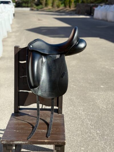 Сідло виїздкове Icon Flight від Custom Saddles