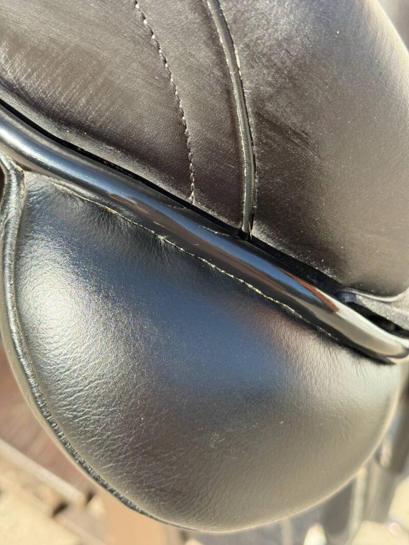 Сідло виїздкове Icon Flight від Custom Saddles