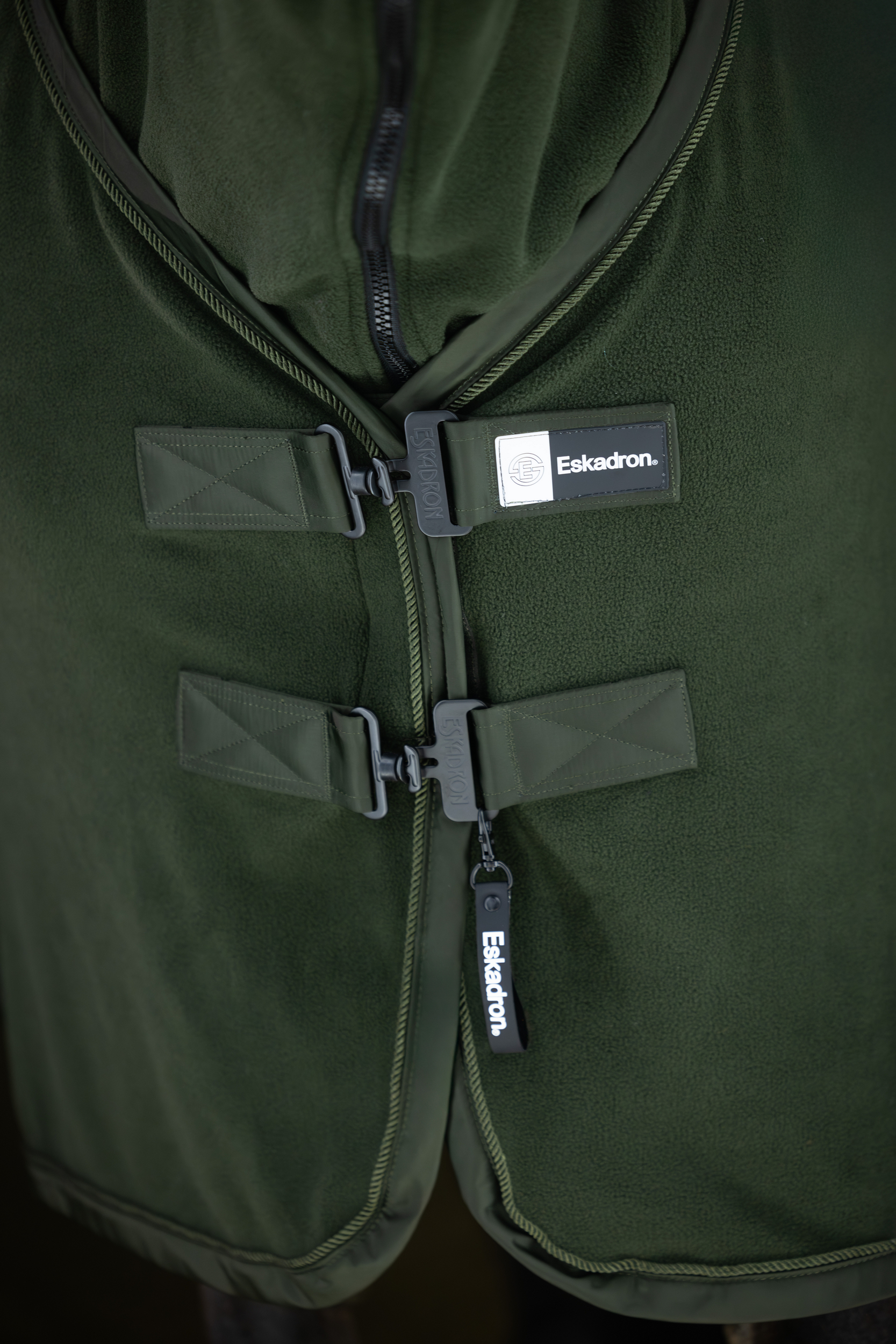 Попона флісова Fleece Stamp Dynamic A/W 2025 від Eskadron Попона флісова Fleece Stamp Dynamic A/W 2025 від Eskadron